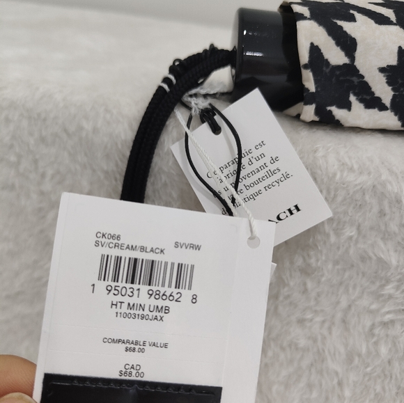 Mini Umbrella In Houndstooth Print - Picture 5 of 5